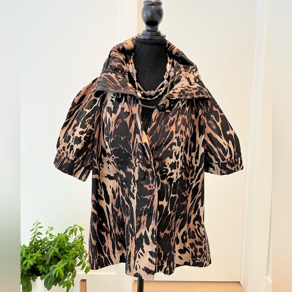 JOSEPH RIBKOFF Tiger Pattern Short Sleeve Zip Up Jacket - Picture 2 of 10